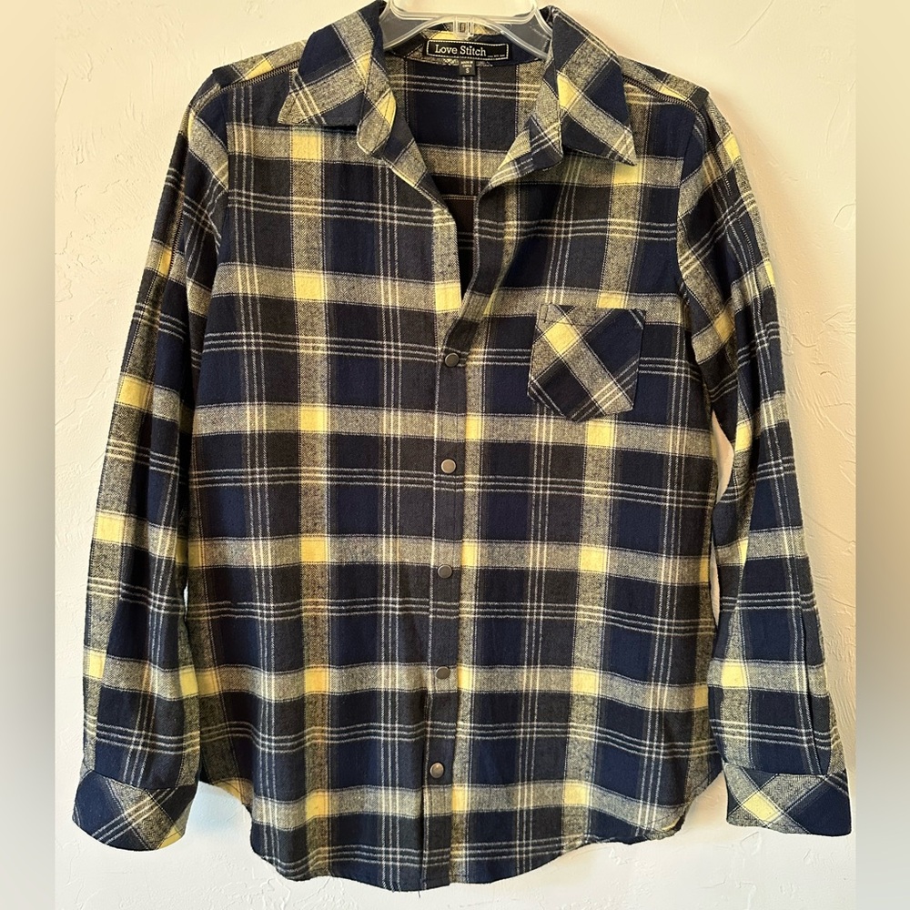 Love Stitch Flannel Long Sleeved Shirt With Snaps Zipper Accents Women’s Small